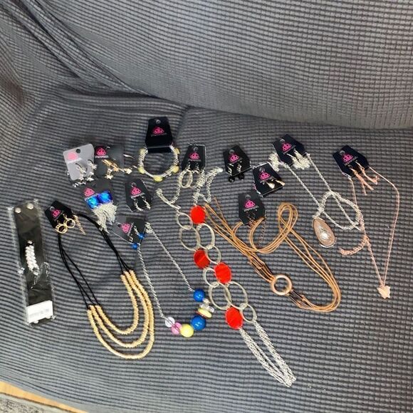 paparazzi Jewelry - Paparazzi huge lot of new jewelry bracelets necklaces earrings